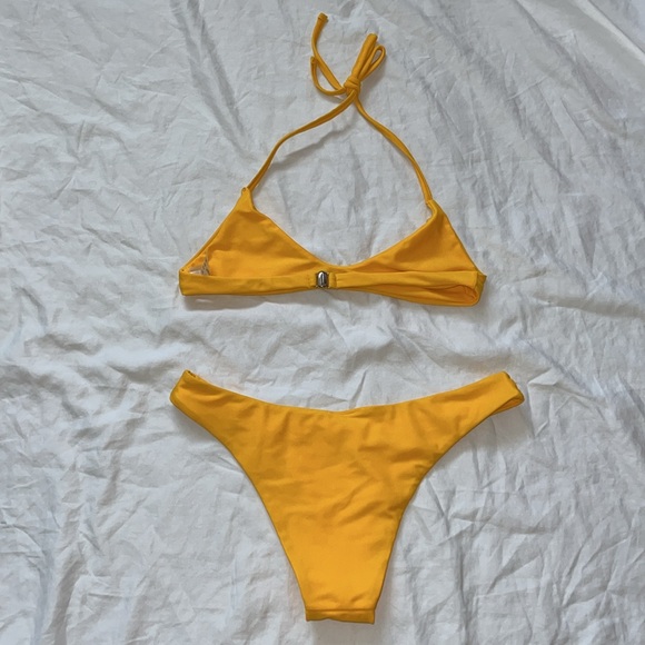 Set of 3 Yellow Bikinis - Picture 3 of 9
